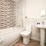 Daire Cohost Partners Cozy Retreat Near Cardiff Bay
