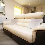 Cohost Partners Cozy Retreat Near Cardiff Bay * Bristol