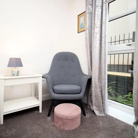 Cohost Partners Cozy Retreat Near Cardiff Bay 公寓 *