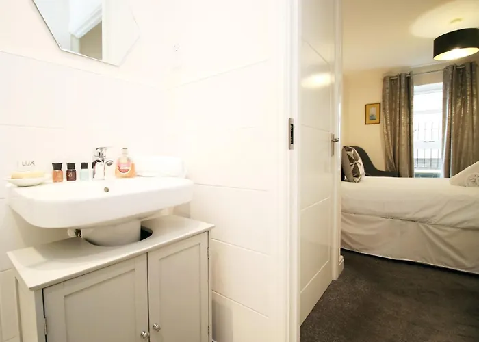 Apartamento Cohost Partners Cozy Retreat Near Cardiff Bay Bristol