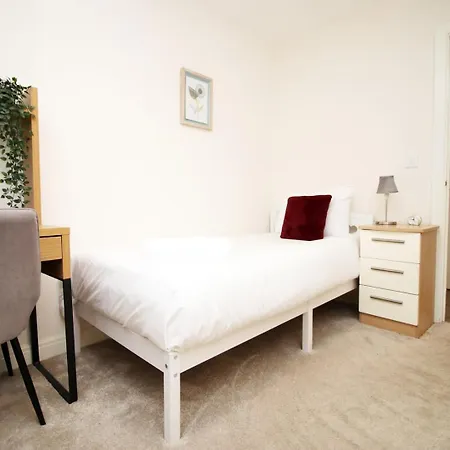 Cohost Partners Cozy Retreat Near Cardiff Bay Apartment Bristol