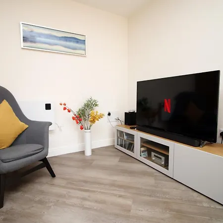 Apartment Cohost Partners Cozy Retreat Near Cardiff Bay